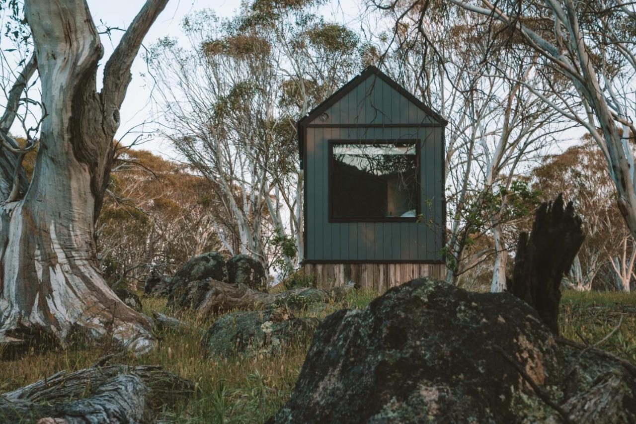 Big Yard Escapes - Two Off-Grid Tiny Houses On The Mowamba River ジンダバイン エクステリア 写真